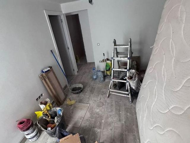 Piso en venta en calle De Nàpols, Badalona, de 42 m² 3 habitaciones por 110.000
