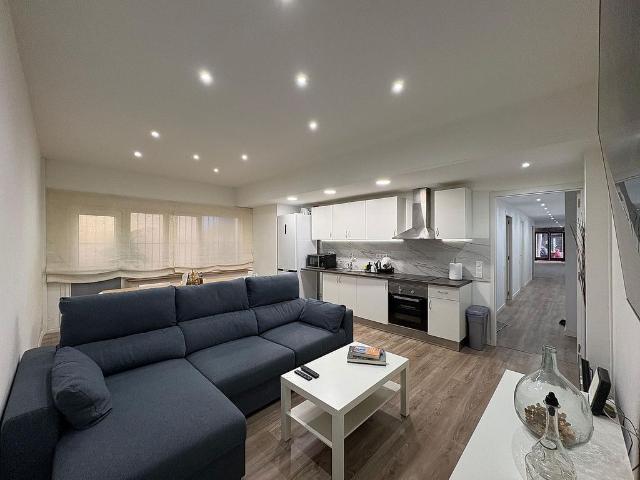 Piso en venta en calle De Nàpols, Barcelona, de 130 m² 2 habitaciones por 278.000