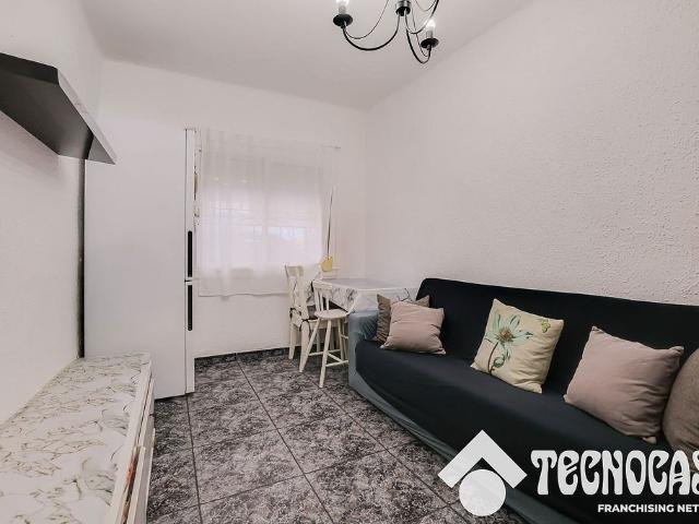 Piso en venta en calle De Natzaret, Badalona, de 55 m² 3 habitaciones por 149.900