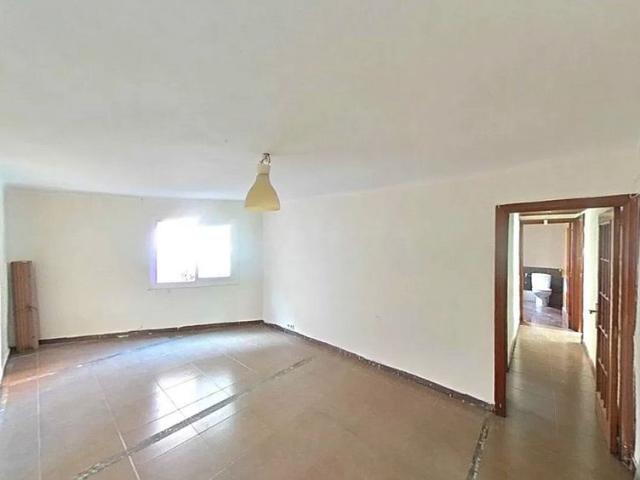 Piso en venta en calle De Natzaret, Badalona, de 60 m² 3 habitaciones por 149.500
