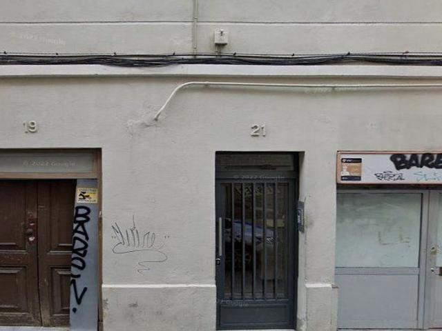 Piso en venta en calle De Badalona, Barcelona, de 79 m² 1 habitación por 245.000