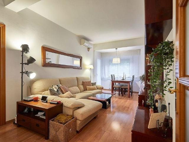 Piso en venta en calle De Bailèn, Barcelona, de 75 m² 4 habitaciones por 595.000