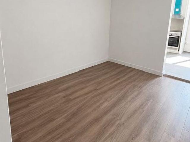 Piso en venta en calle De Balmes, Badalona, de 74 m² 2 habitaciones por 165.000