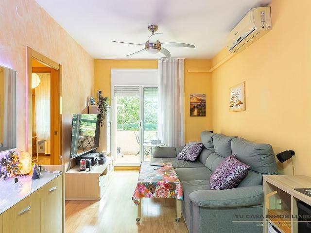 Piso en venta en calle De Baldomer Solà, Badalona, de 75 m² 3 habitaciones por 320.000