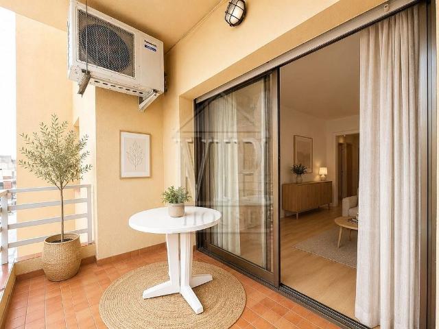 Piso en venta en calle De Baldomer Solà, Badalona, de 79 m² 3 habitaciones por 329.000