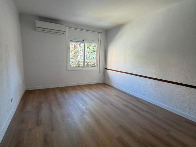 Piso en venta en calle De Barcelona, Hospitalet de Llobregat, L´, de 85 m² 3 habitaciones por 296.000