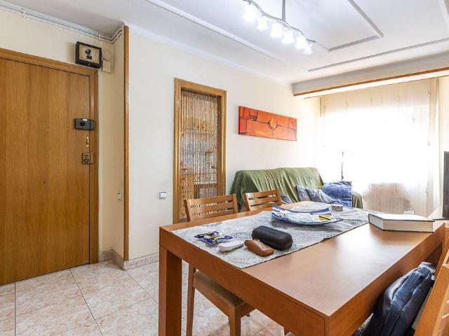 Piso en venta en Terrassa, de 50 m² 3 habitaciones por 138.000