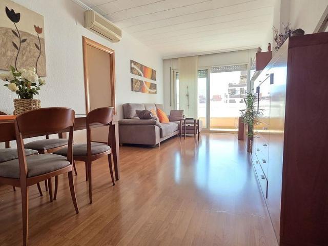 Piso en venta en calle De Batista, Barcelona, de 79 m² 4 habitaciones por 515.000
