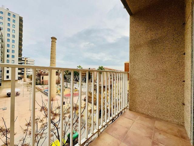 Piso en venta en calle De Batllori, Hospitalet de Llobregat, L´, de 59 m² 3 habitaciones por 235.000