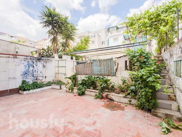 Piso en venta en calle De Beethoven, Santa Coloma de Gramanet, de 134 m² 3 habitaciones por 269.990