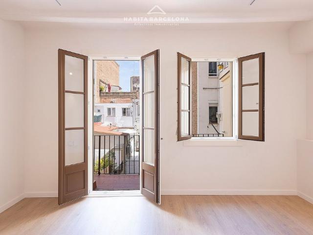 Piso en venta en calle De Benet Mercadé, Barcelona, de 77 m² 2 habitaciones por 575.000