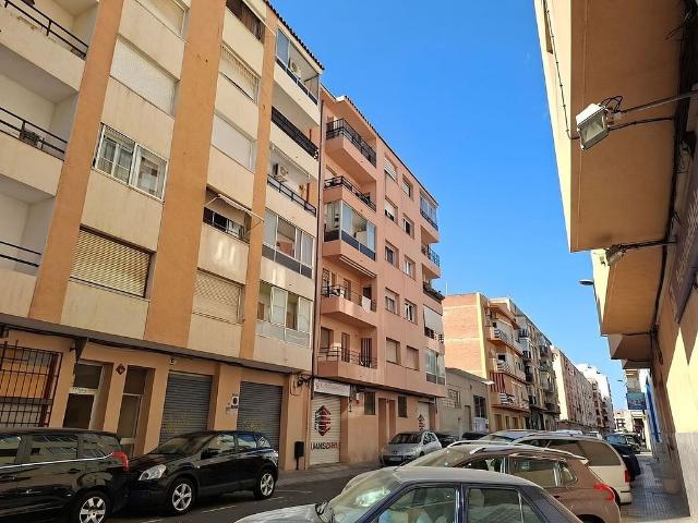 Piso en venta en calle De Benidorm, Reus, de 79 m² 4 habitaciones por 115.000