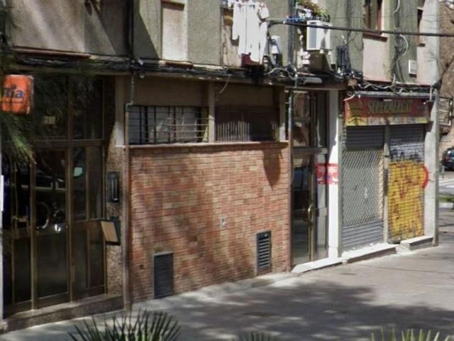 Piso en venta en calle De Bernat Martorell, Barcelona, de 47 m² 3 habitaciones por 184.000