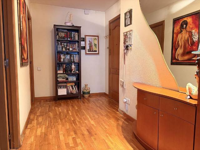 Piso en venta en calle De Berenguer El Gran, Sabadell, de 85 m² 4 habitaciones por 370.000