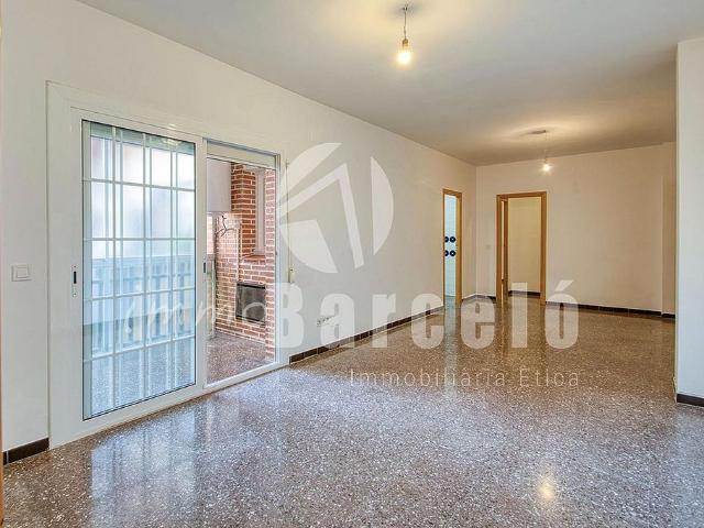 Piso en venta en calle De Bilbao, Barcelona, de 89 m² 3 habitaciones por 439.000