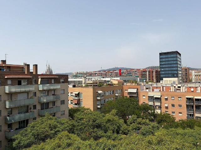 Piso en venta en calle De Bolívia, Barcelona, de 76 m² 3 habitaciones por 465.000