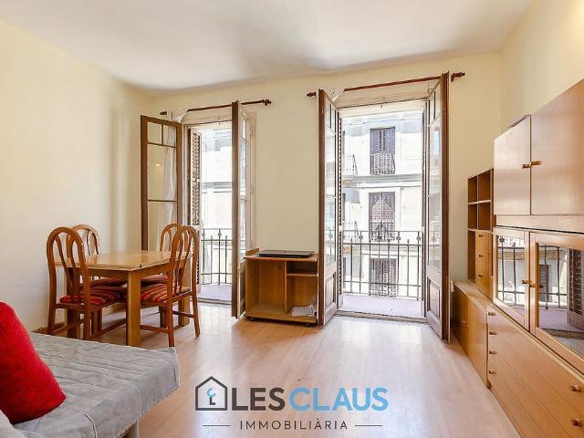 Piso en venta en calle De Bonavista, Barcelona, de 59 m² 2 habitaciones por 399.000