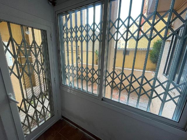 Piso en venta en calle De Borràs, Barcelona, de 65 m² 2 habitaciones por 163.000