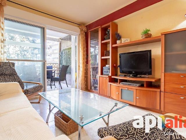 Piso en venta en calle De Brussel·Les, Salou, de 35 m² 1 habitación por 123.900