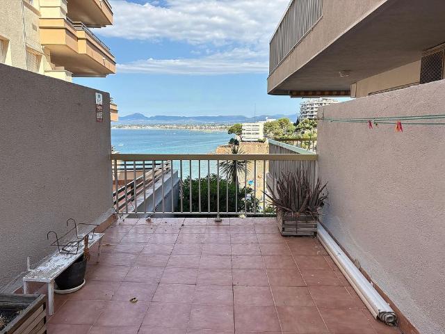 Piso en venta en calle De Brussel·Les, Salou, de 87 m² 2 habitaciones por 176.000