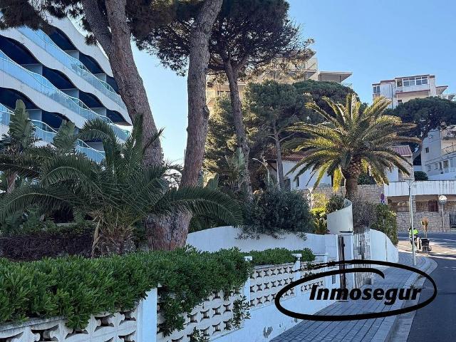 Piso en venta en calle De Brussel·Les, Salou, de 89 m² 2 habitaciones por 323.000