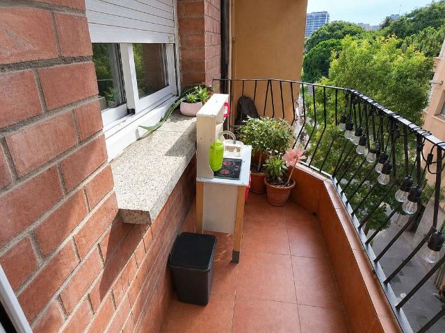 Piso en venta en calle De Ca N'alòs, Hospitalet de Llobregat, L´, de 65 m² 3 habitaciones por 199.000