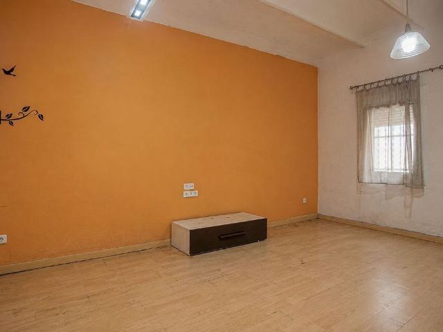 Piso en venta en calle De Calàbria, Barcelona, de 30 m² 1 habitación por 239.000