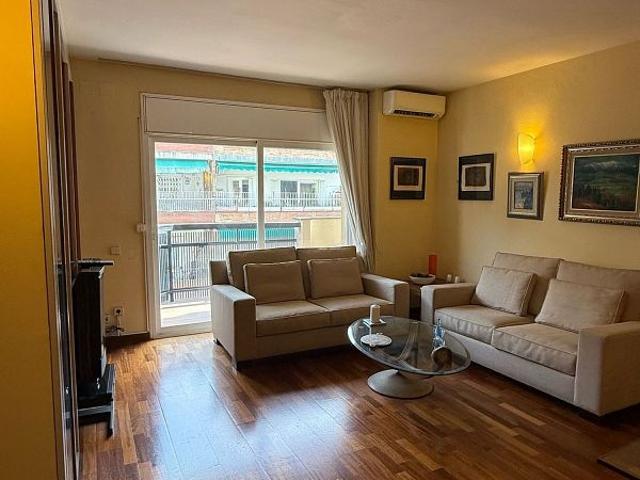Piso en venta en calle De Calvet, Barcelona, de 113 m² 3 habitaciones por 775.000