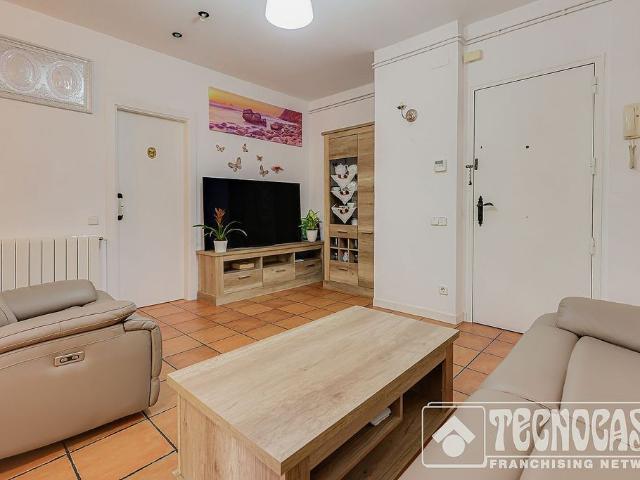 Piso en venta en calle De Campins, Barcelona, de 64 m² 2 habitaciones por 199.000