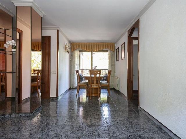 Piso en venta en calle De Campins, Barcelona, de 79 m² 3 habitaciones por 239.000