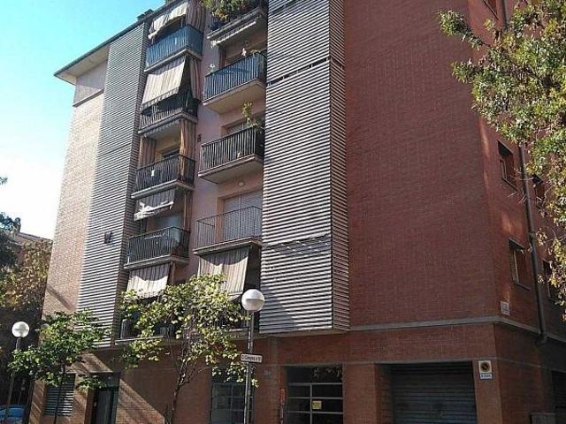 Piso en venta en calle De Campins, Barcelona, de 93 m² 3 habitaciones por 131.000 €
