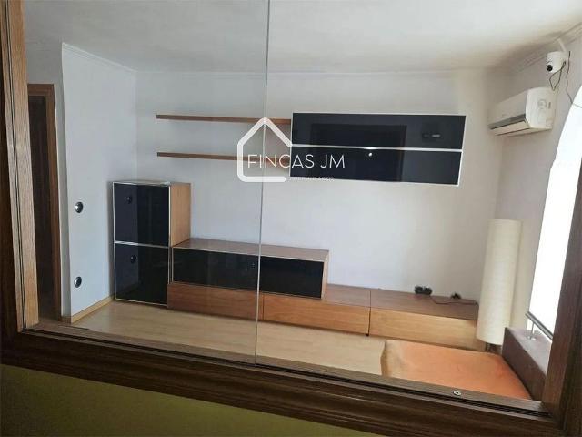 Piso en venta en calle De Campreciós, Barcelona, de 61 m² 2 habitaciones por 220.000