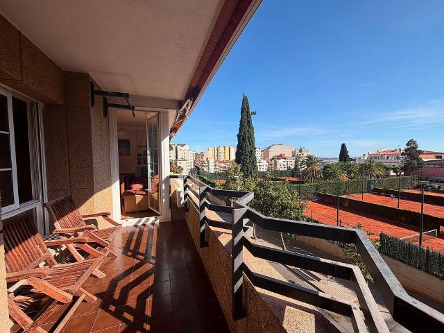 Piso en venta en calle De Can Toda, Barcelona, de 103 m² 4 habitaciones por 670.000