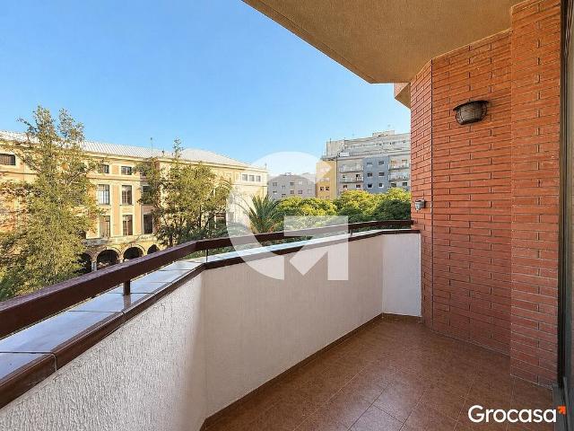 Piso en venta en calle De Canalejas, Barcelona, de 88 m² 4 habitaciones por 370.000