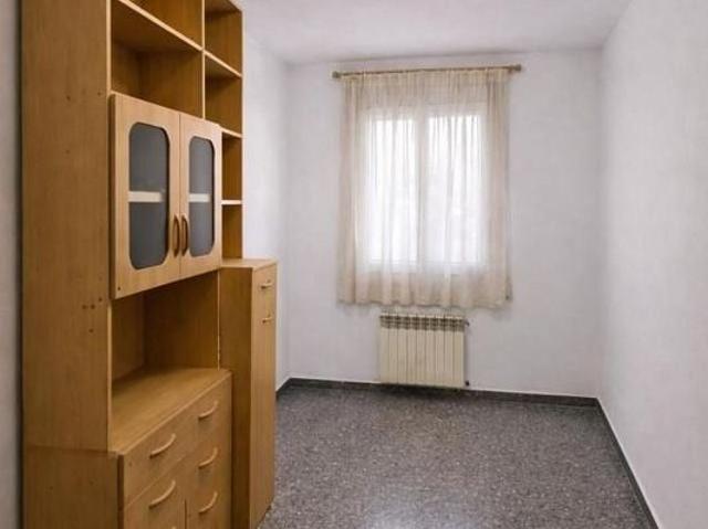 Piso en venta en calle De Cantàbria, Barcelona, de 125 m² 4 habitaciones por 495.000