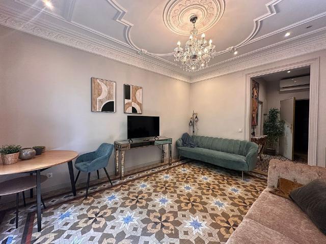 Piso en venta en calle De Casp, Barcelona, de 65 m² 2 habitaciones por 390.000