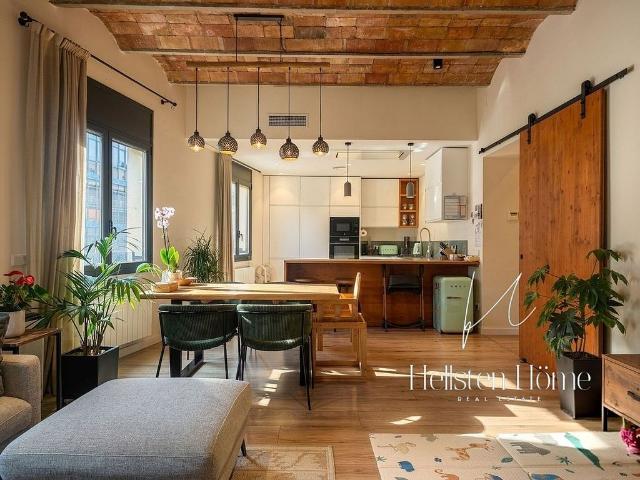 Piso en venta en calle De Cassoles, Barcelona, de 111 m² 3 habitaciones por 720.000