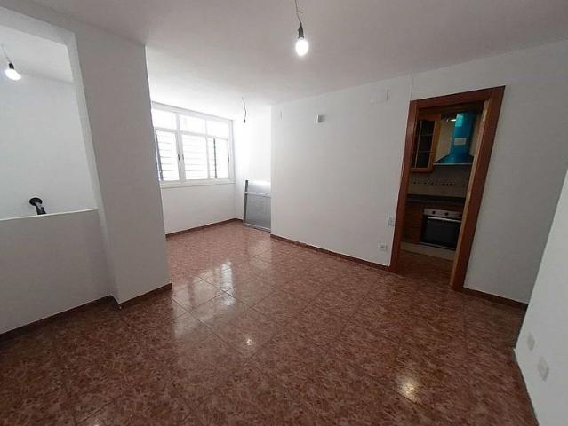 Piso en venta en calle De Castellbò, Hospitalet de Llobregat, L´, de 51 m² 2 habitaciones por 168.000