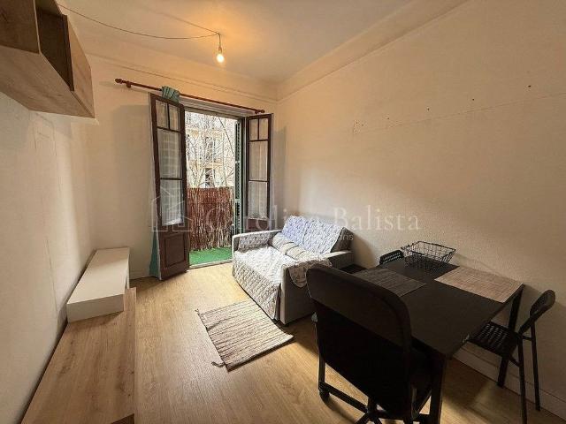 Piso en venta en calle De Cartagena, Barcelona, de 39 m² 2 habitaciones por 290.000