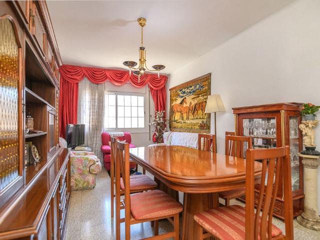 Piso en venta en calle De Catalunya, Viladecans, de 76 m² 4 habitaciones por 239.000