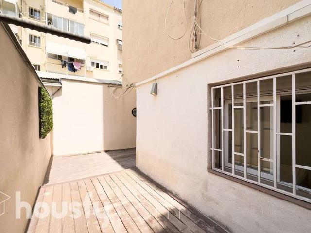 Piso en venta en calle De Cienfuegos, Barcelona, de 71 m² 2 habitaciones por 325.000