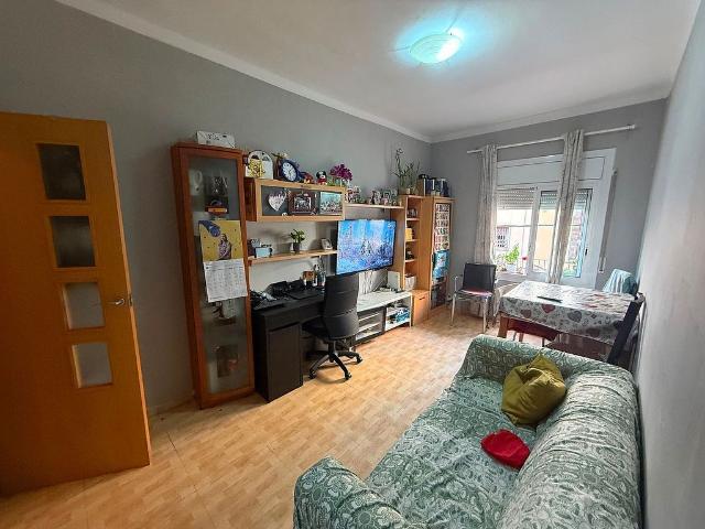 Piso en venta en calle De Collserola, Hospitalet de Llobregat, L´, de 48 m² 2 habitaciones por 155.000