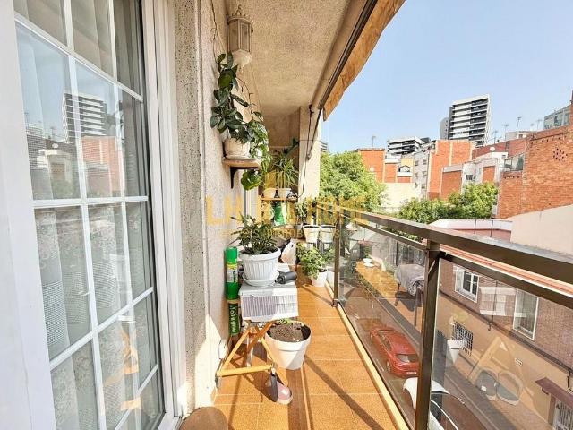 Piso en venta en calle De Collserola, Hospitalet de Llobregat, L´, de 90 m² 3 habitaciones por 319.000