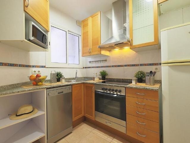 Piso en venta en calle De Còrsega, Barcelona, de 58 m² 2 habitaciones por 350.000