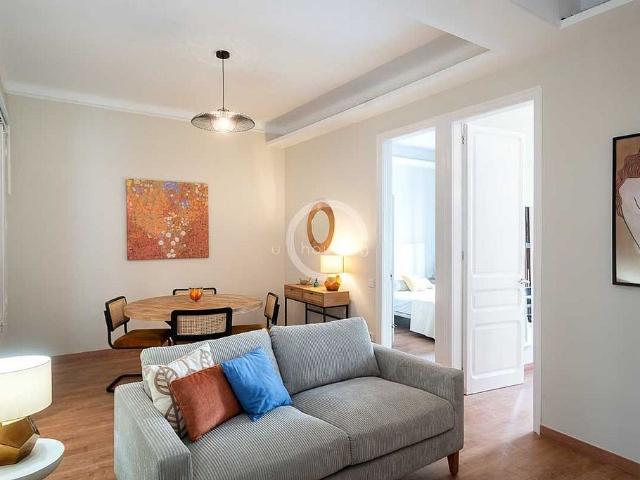 Piso en venta en calle De Còrsega, Barcelona, de 66 m² 3 habitaciones por 455.000