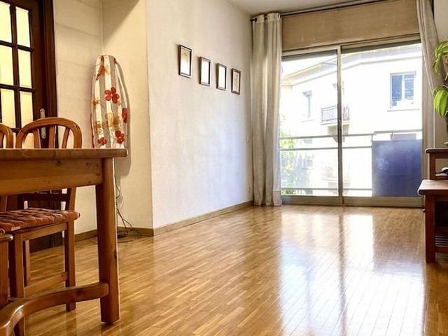 Piso en venta en calle De Còrsega, Barcelona, de 85 m² 4 habitaciones por 455.000