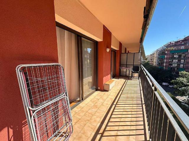 Piso en venta en calle De Còrsega, Barcelona, de 91 m² 4 habitaciones por 625.000