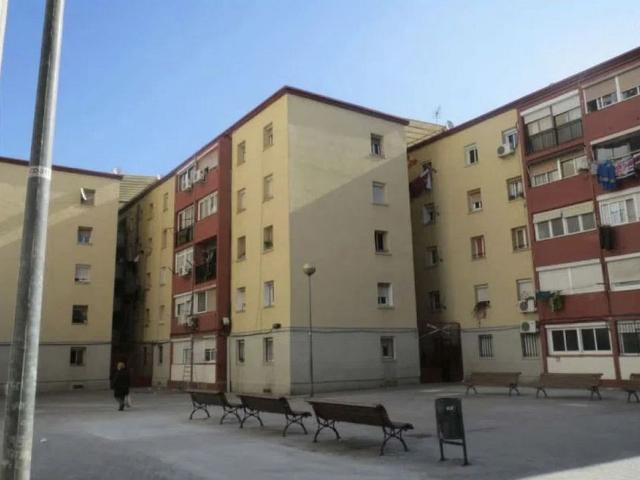 Piso en venta en calle De Covadonga, Badalona, de 50 m² 2 habitaciones por 136.525
