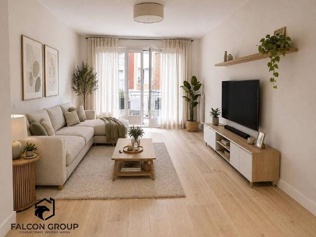 Piso en venta en calle De Cristòfor Colom, Reus, de 65 m² 3 habitaciones por 129.000