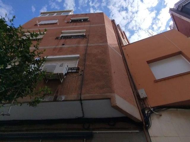 Piso en venta en calle De Don Pelayo, Badalona, de 48 m² 3 habitaciones por 135.200